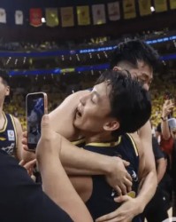 开云-关键助攻！徐杰全场12投4中，三分7中0砍下8分2篮板4助攻